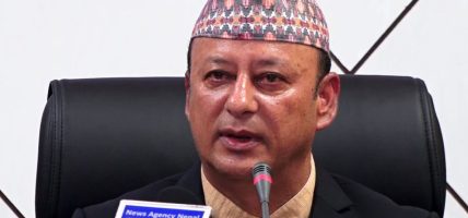 कुलमानको स्पष्टीकरण पछि मात्र पदबाट हटाउने वा नहटाउने निर्णय हुने: मन्त्री खड्का