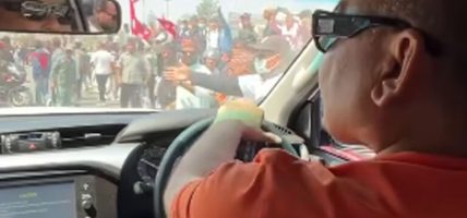 दुर्गा प्रसाईंका सहयोगी देवी संग्रौला र विष्णुजंग बस्नेत पक्राउ