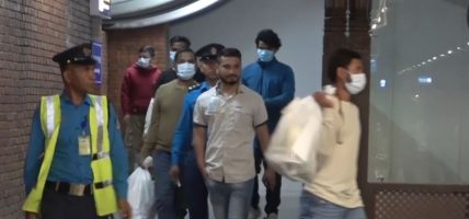 विद्यार्थी र डीभी परेका पनि अमेरिकाबाट डिपोर्ट