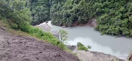 धौलागिरिमा पहिरो खस्दा म्याग्दी नदी थुनियो