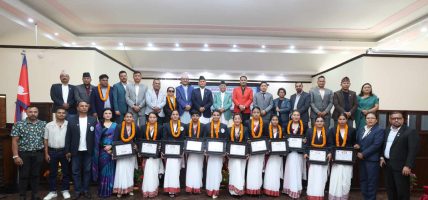 अन्तर्राष्ट्रिय प्रतियोगितामा पदक विजेता खेलाडीलाई पुरस्कार, विजयले पाए ६५ लाख