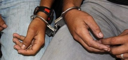 मोरङबाट पेस्तोल र घरेलु हतियारसहित दुई जना पक्राउ