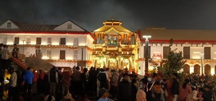 नागमणिको अद्भुत दर्शन: पशुपतिनाथमा नागमणिको दर्शन गर्नेको भीड
