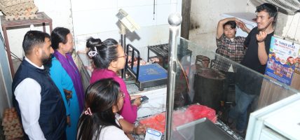 बुढानीलकण्ठमा डेरी तथा मासु पसलको अनुगमन तीव्र