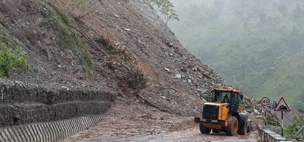 बाढी–पहिरोले देशभरका मुख्य राजमार्ग प्रभावित