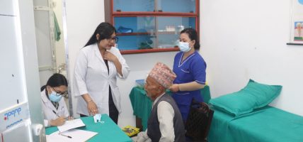३५ वर्षपछि ९७७ स्वास्थ्य दरबन्दी थपियो, तर देशभर अझै एक लाख जनशक्तिको खाँचो