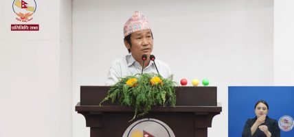 प्रधानमन्त्री संसदभन्दा ठूलो होइनन् : हर्क साम्पाङ
