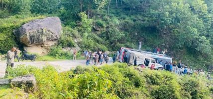 बाजुरामा बस दुर्घटना, २४ जना घाइते
