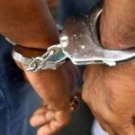 काठमाडौंको न्यूरोडमा शङ्कास्पद युवकबाट लाखौं रुपैयाँ बरामद