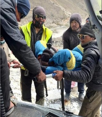 सगरमाथामा पाँच दिनदेखि बेपत्ता दावा शेर्पाको सकुशल उद्धार