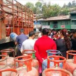 ग्यासको अभाव छैन : निगमले भन्यो– नपाए हटलाइनमा फोन गर्नुस् ग्यासको अभाव छैन : निगमले भन्यो– नपाए हटलाइनमा फोन गर्नुस्