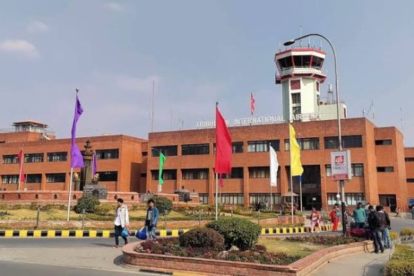 विमानस्थलबाट बैंकिङ कसुरका फरार प्रतिवादी पक्राउ विमानस्थलबाट बैंकिङ कसुरका फरार प्रतिवादी पक्राउ