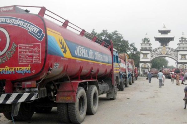 भारतबाटै बढेर आयो पेट्रोलियमको मूल्य, नेपालमा पनि बढ्ने तयारी